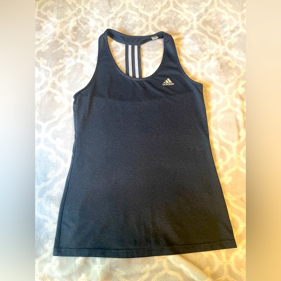 Women’s Adidas extra small work out top - Picture 1 of 6